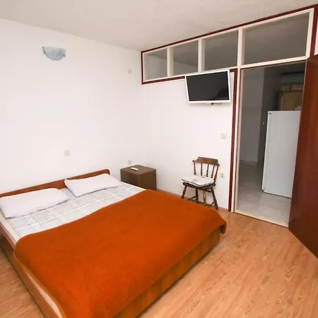 Apartment Robinson Merlot Bogomolje